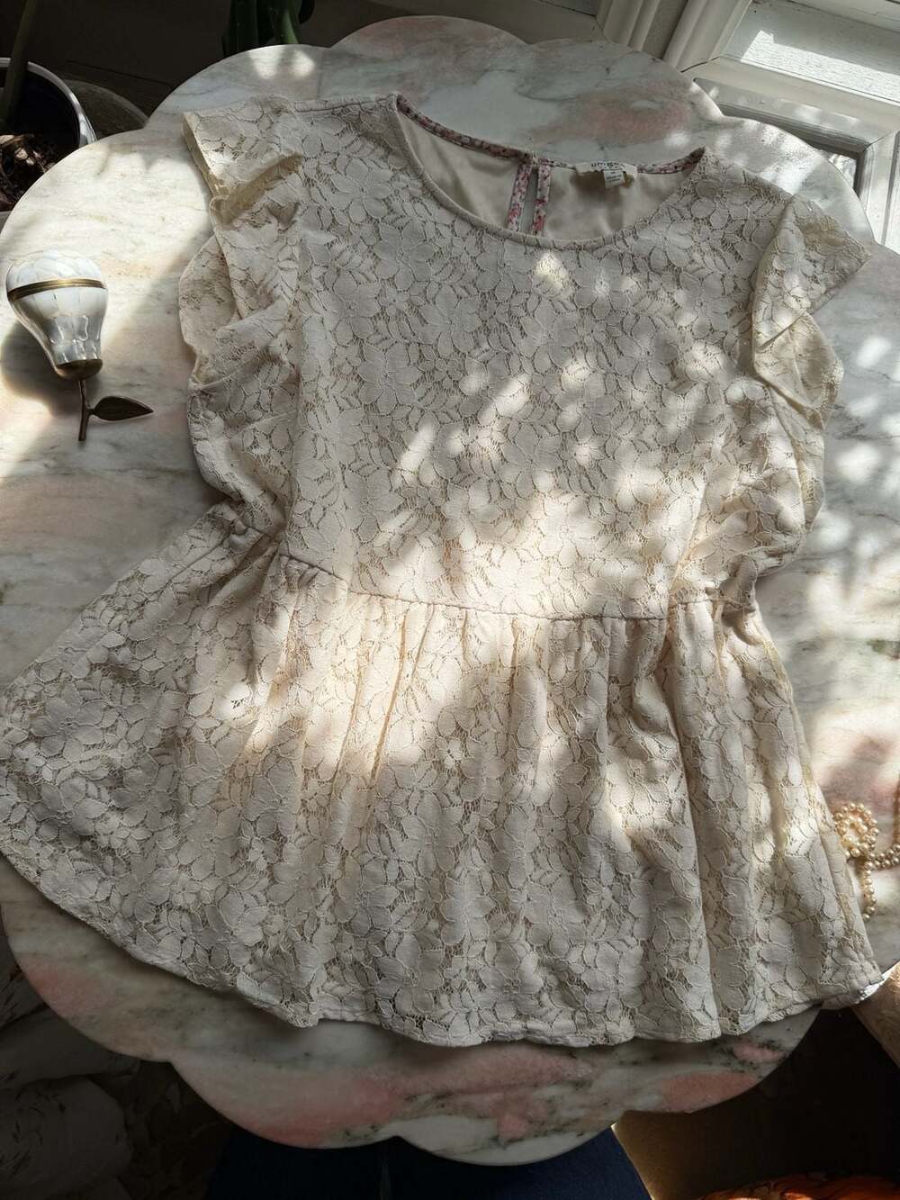 Umgee USA Cream Lace Peplum Top Floral Trim Size M